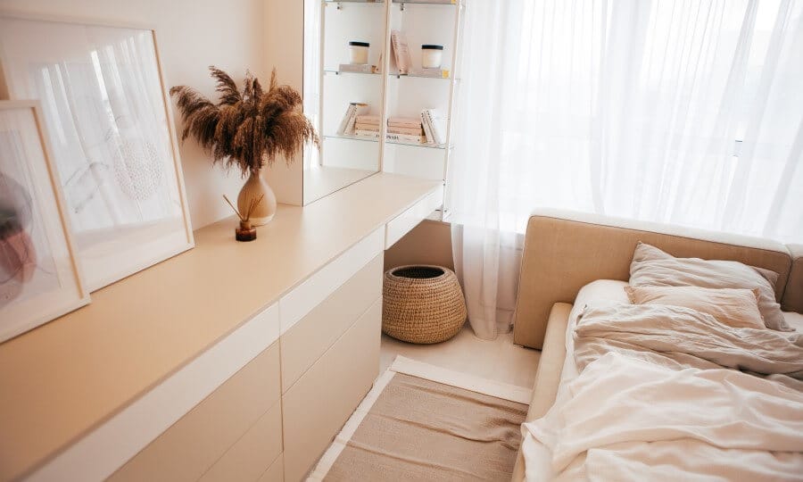 A tidy bedroom with no clutter