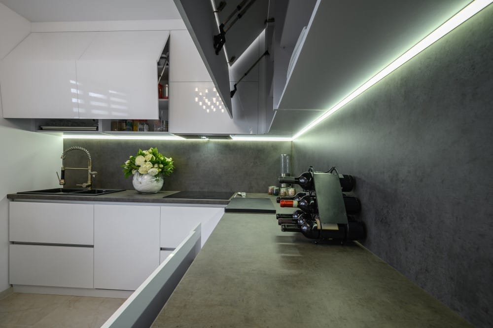 under cabinet lighting