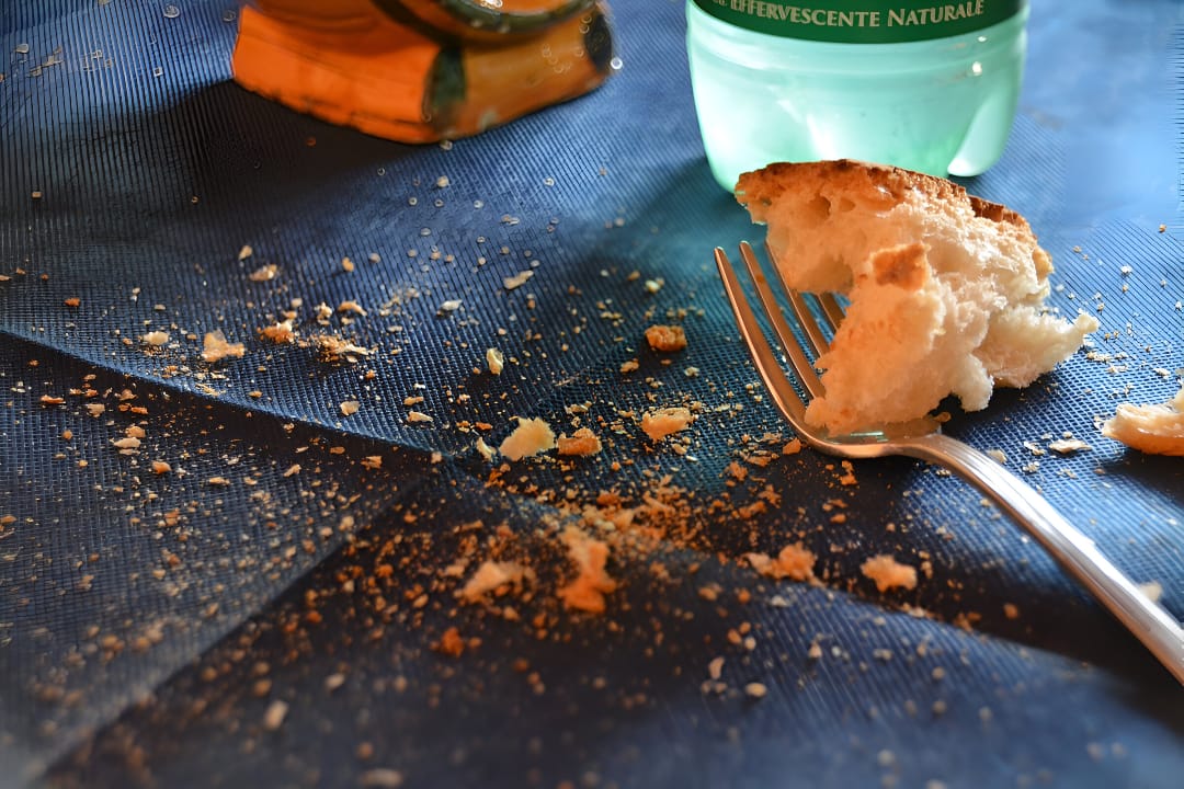 foods that are likely to cause food poisoning