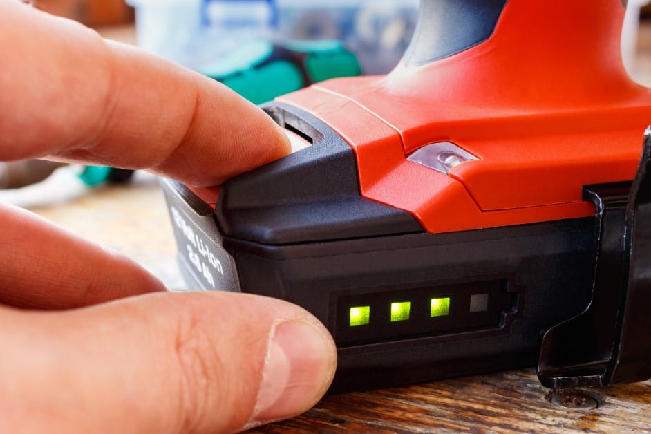 checking amp level of power tool battery